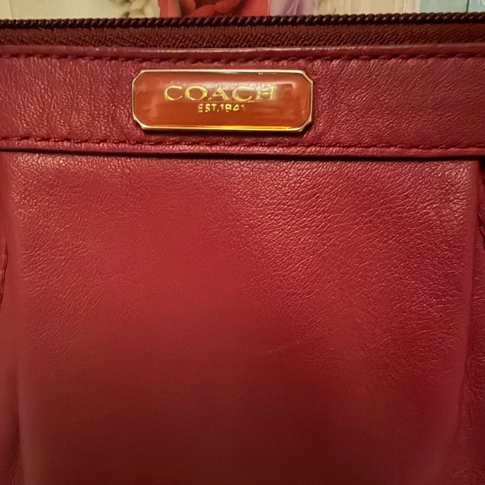 Y2K Coach Simone Pleated Leather Wristlet - Maroon Color